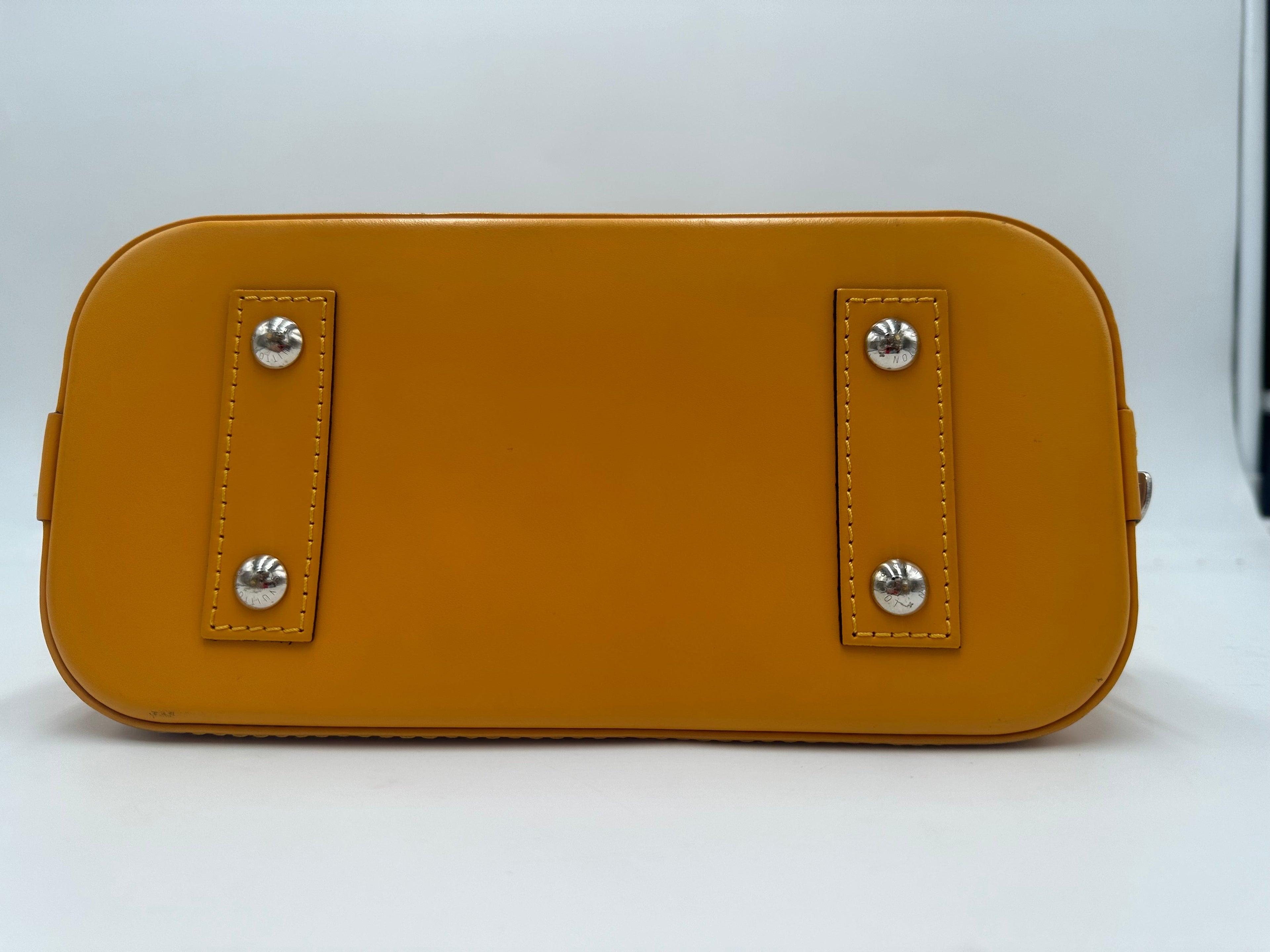Louis Vuitton Alma Handbag Epi Leather Yellow Leather Handbag (Pre-Owned)