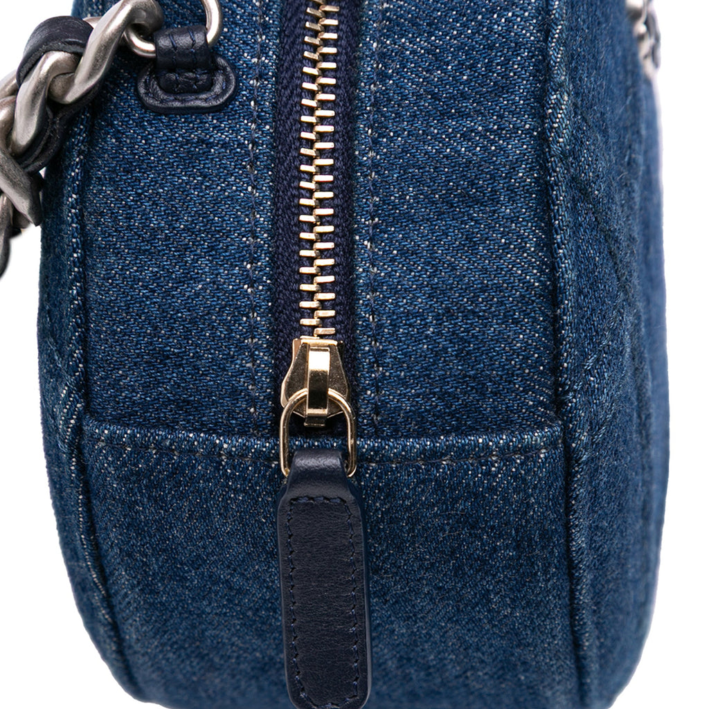 19 Round Clutch with Chain Quilted Denim