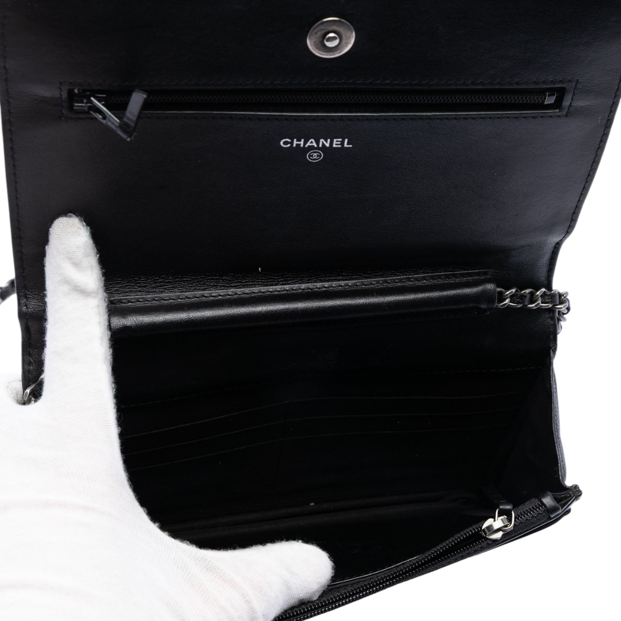 Boy Wallet on Chain Quilted Caviar