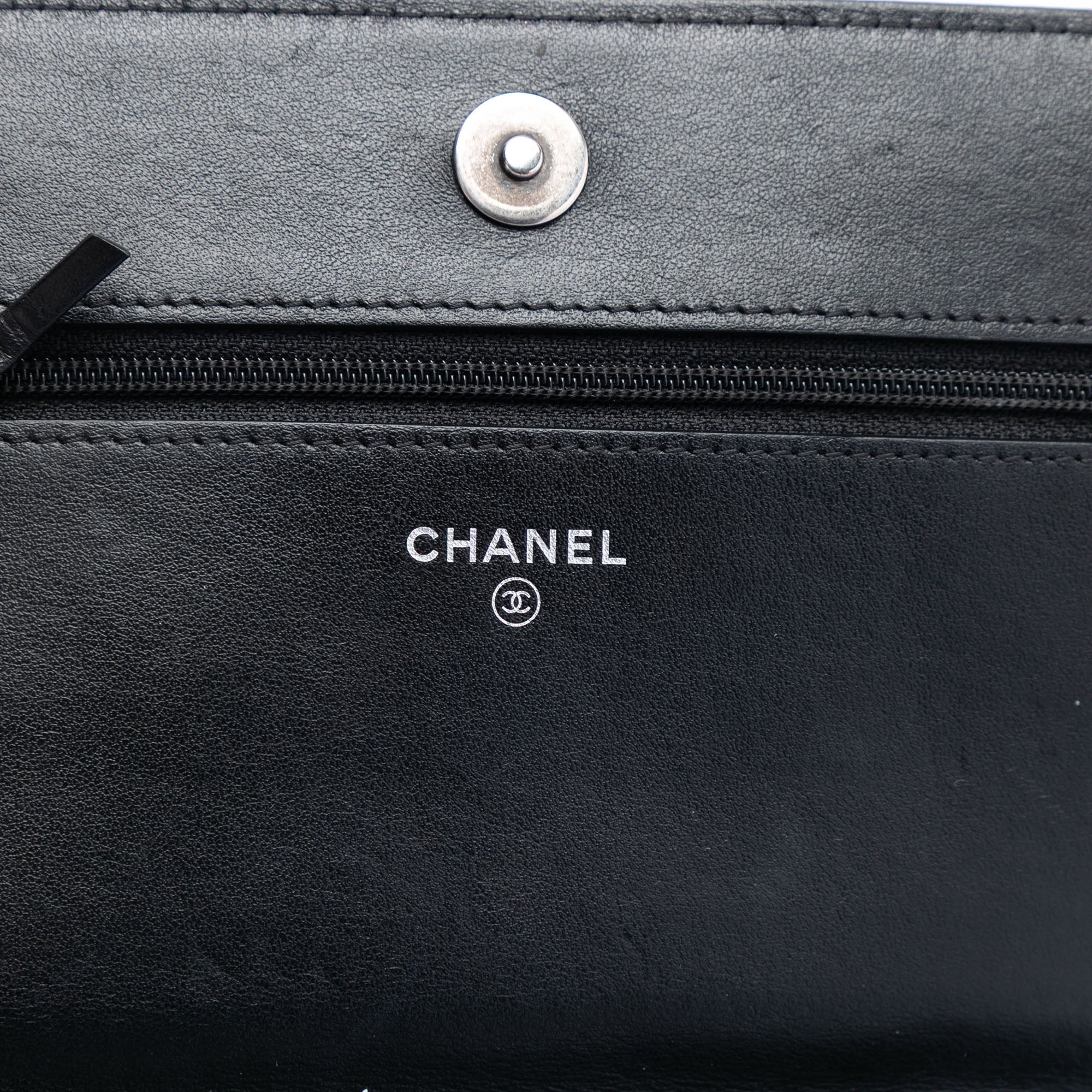 Boy Wallet on Chain Quilted Caviar