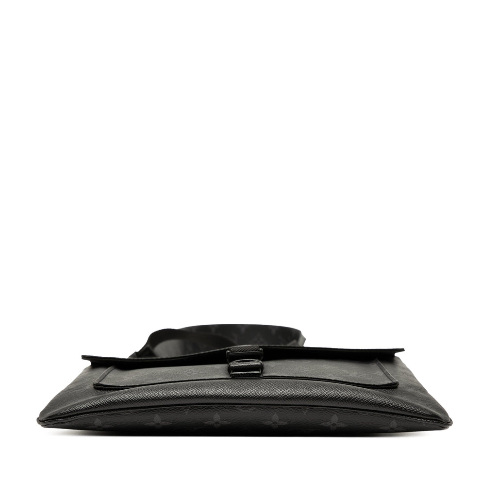 Outdoor Flap Messenger Monogram Taigarama