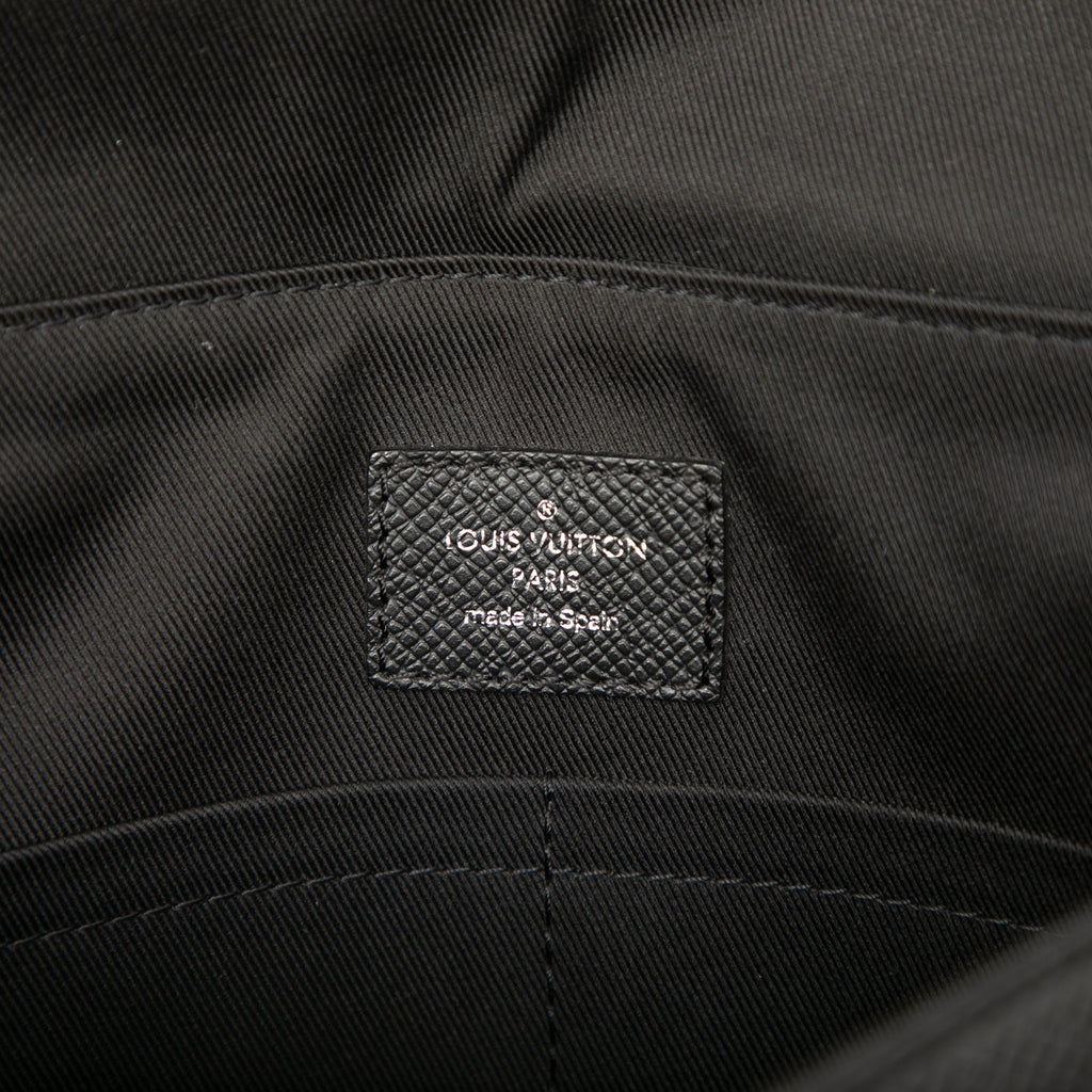 Outdoor Flap Messenger Monogram Taigarama