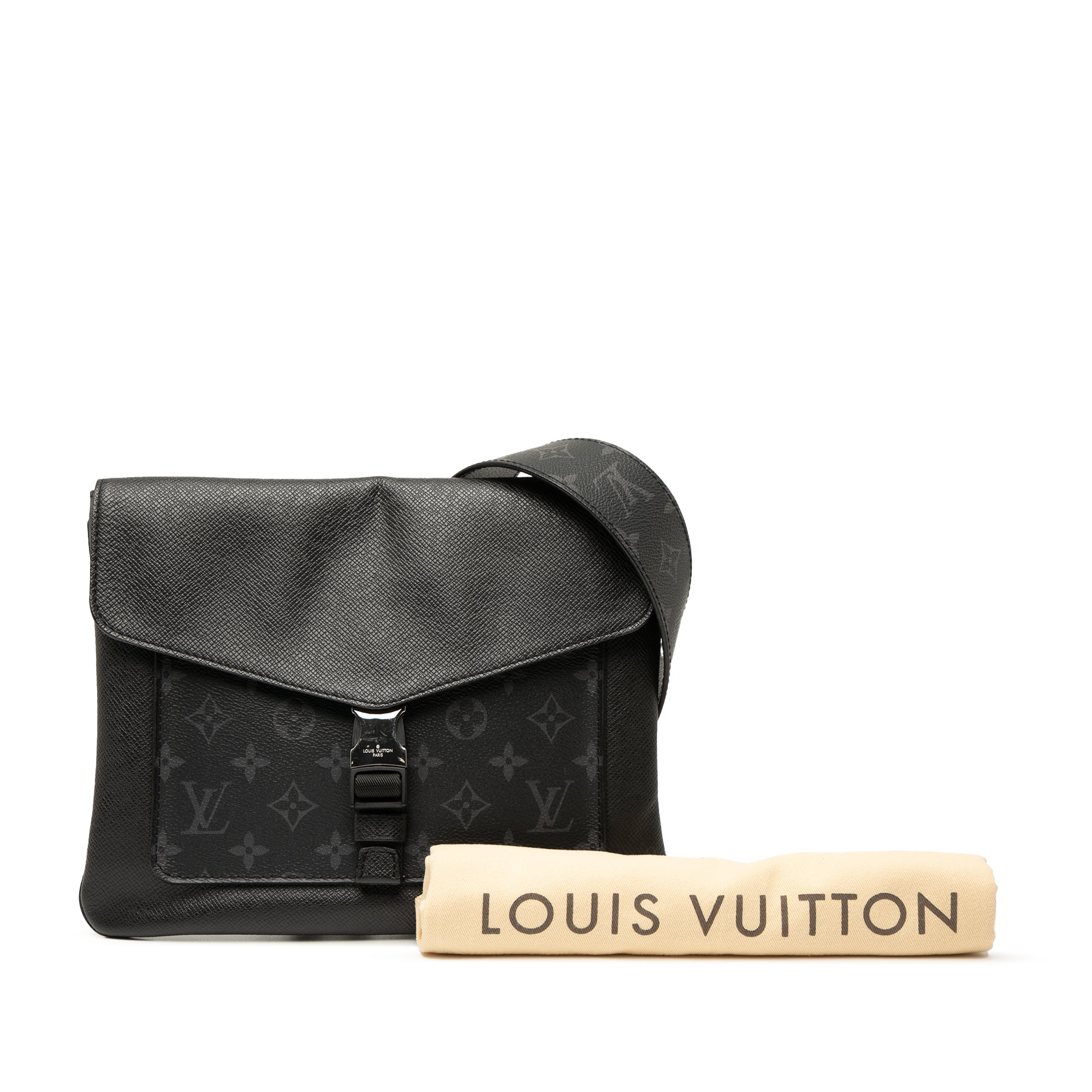 Outdoor Flap Messenger Monogram Taigarama