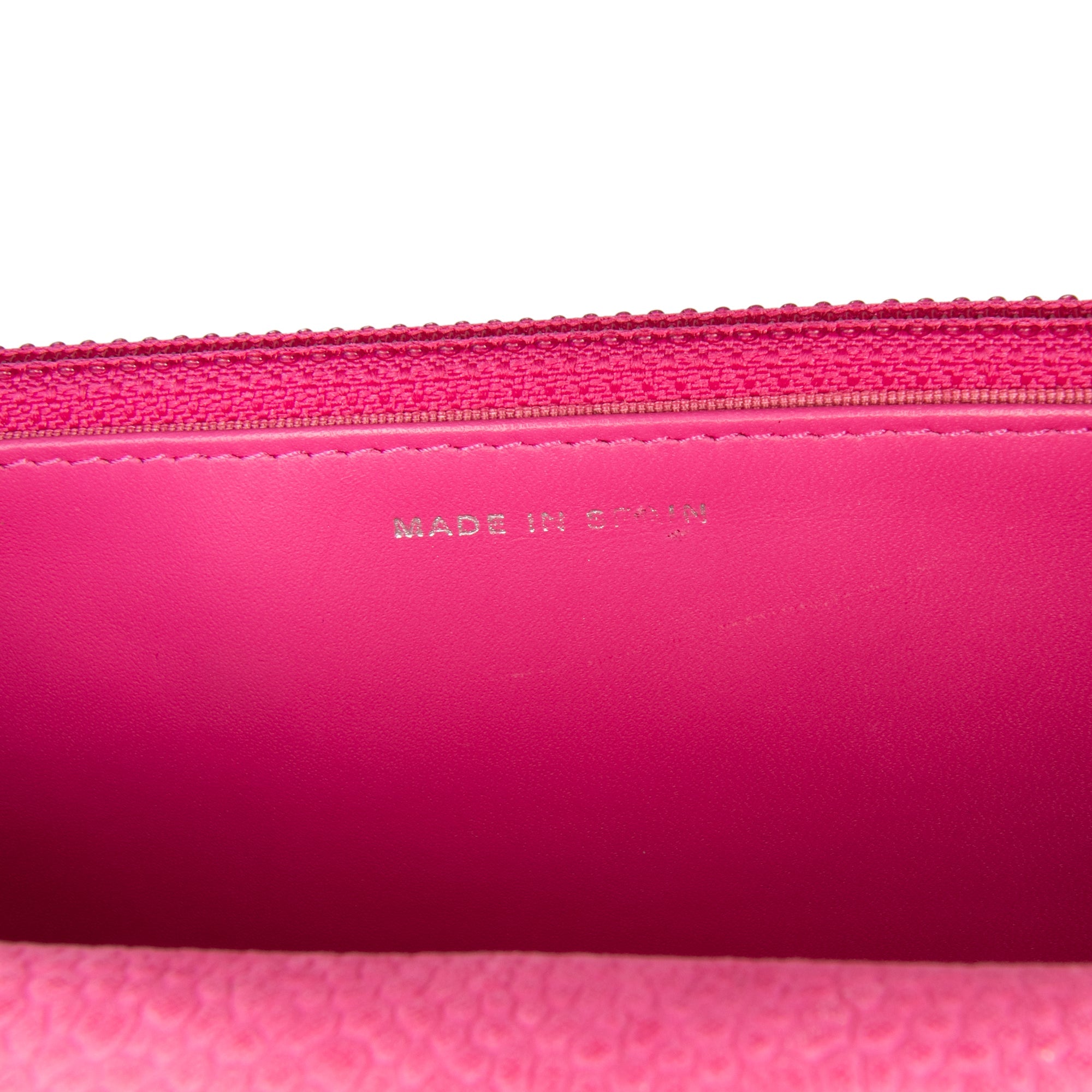 Wallet on Chain Quilted Caviar
