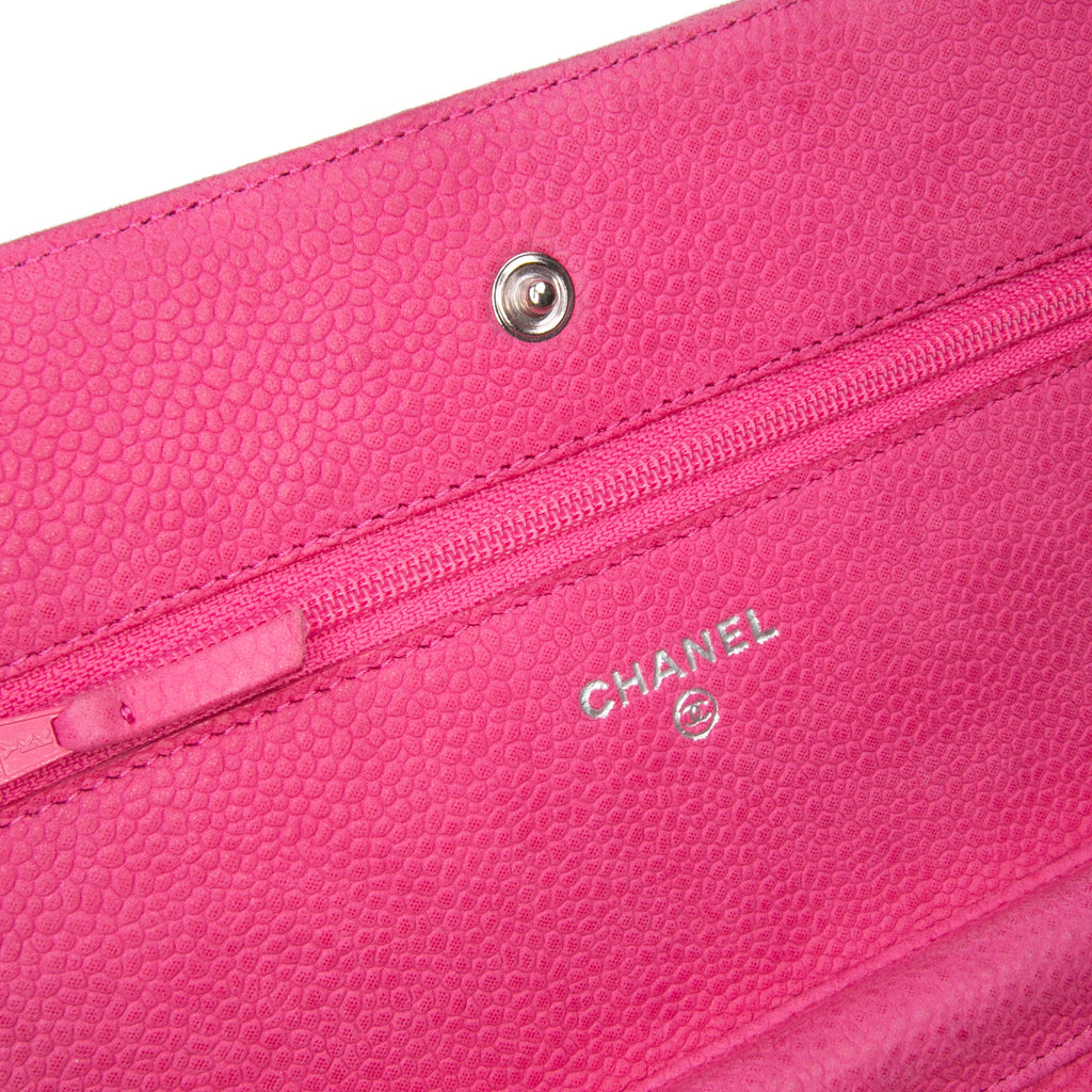 Wallet on Chain Quilted Caviar