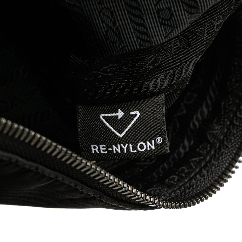 Re-Edition Zip Messenger Bag Tessuto Small
