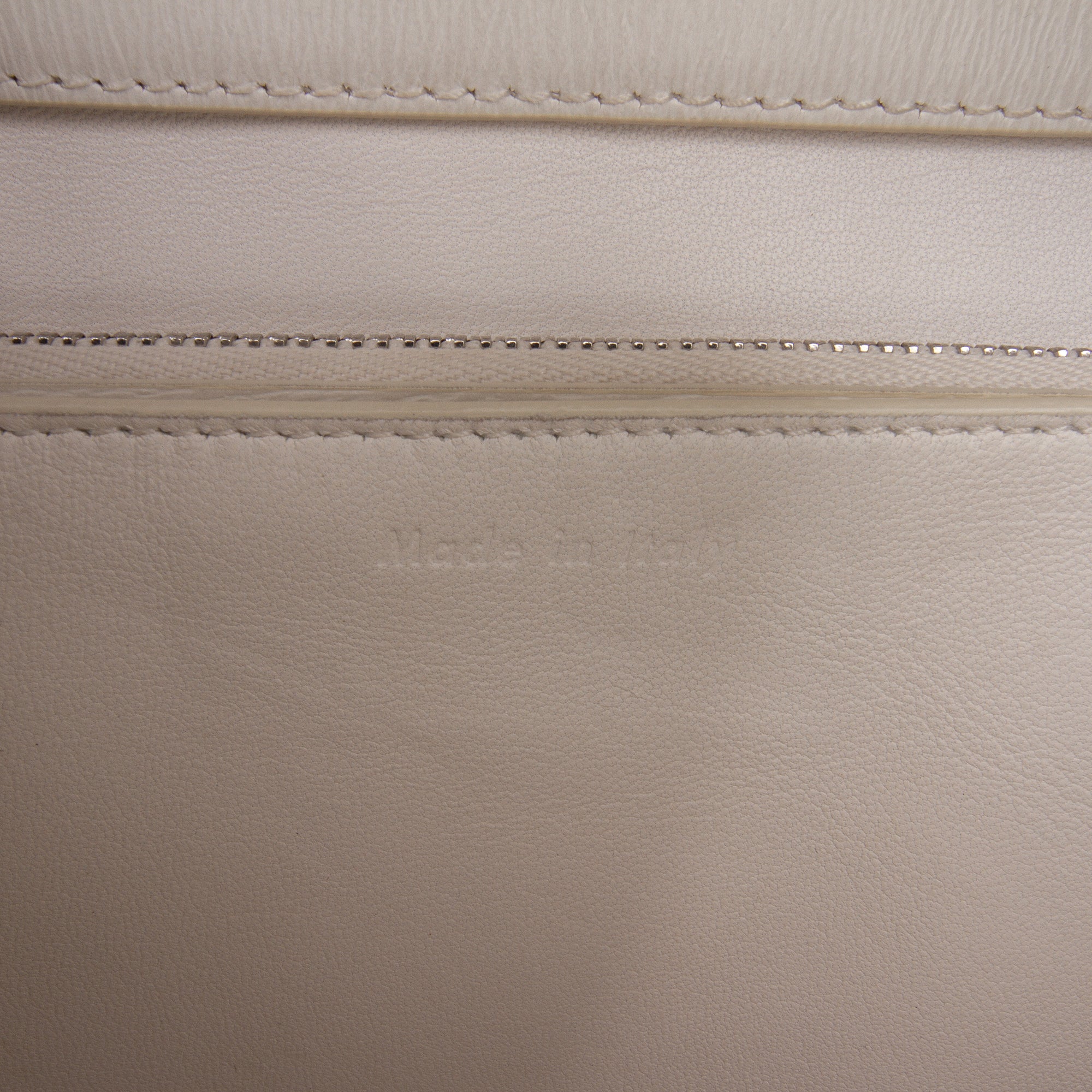 Classic Box Bag Grainy Leather Medium