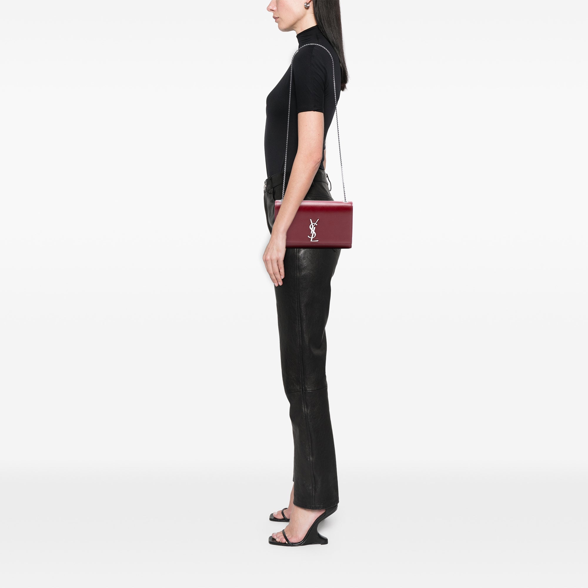 Classic Monogram Crossbody Bag Grainy Leather Medium