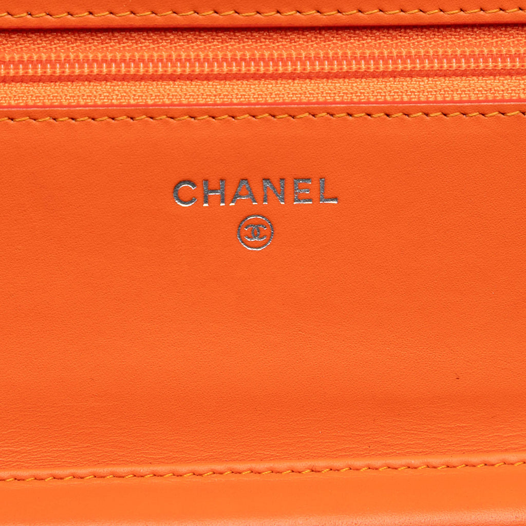 Wallet on Chain Quilted Caviar