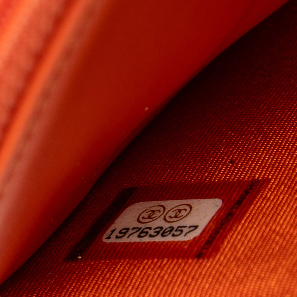 Wallet on Chain Quilted Caviar