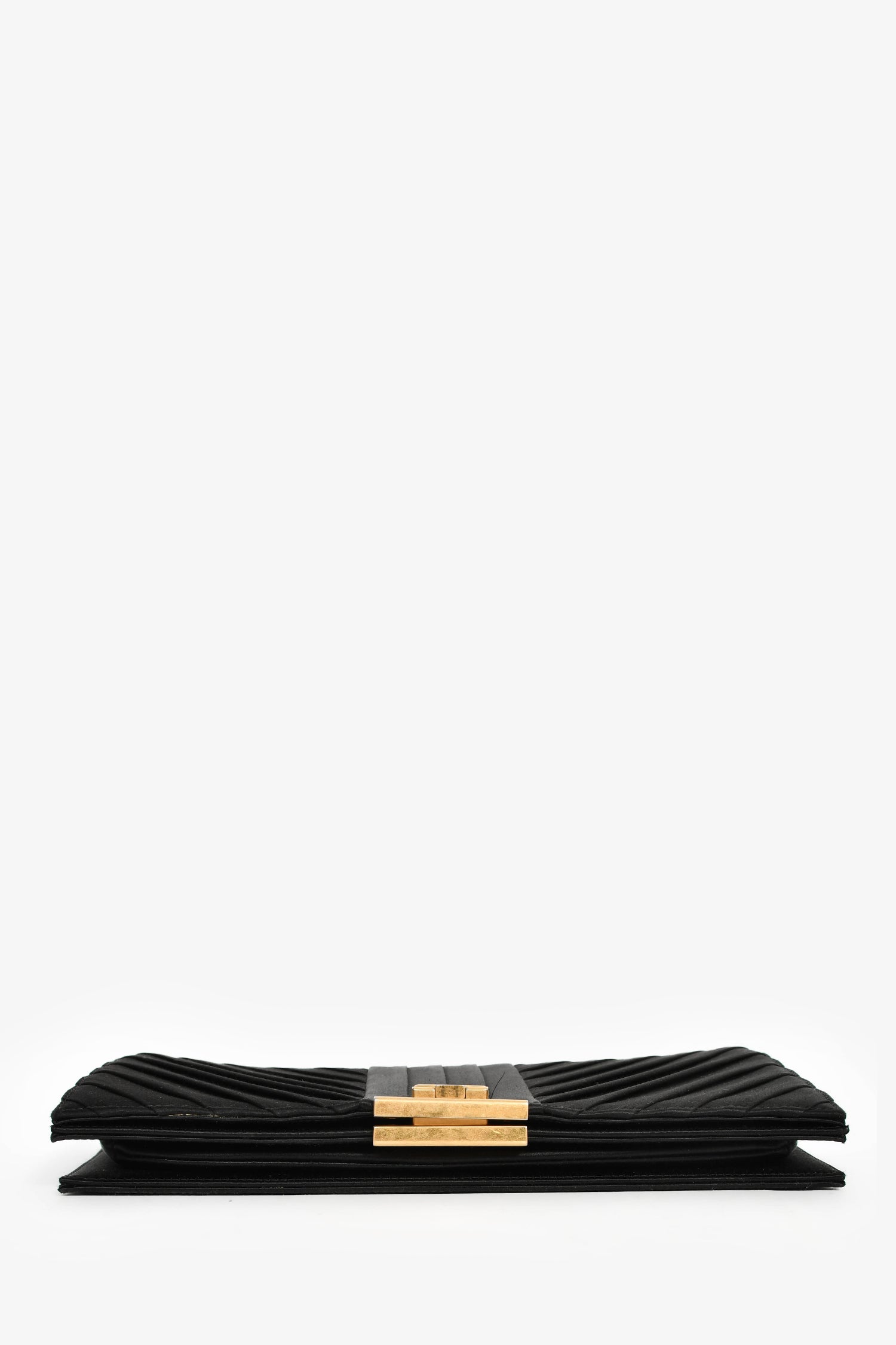 Pre-Loved Chanel™ 2019 Black Silk Pleated CC Flip Lock Clutch