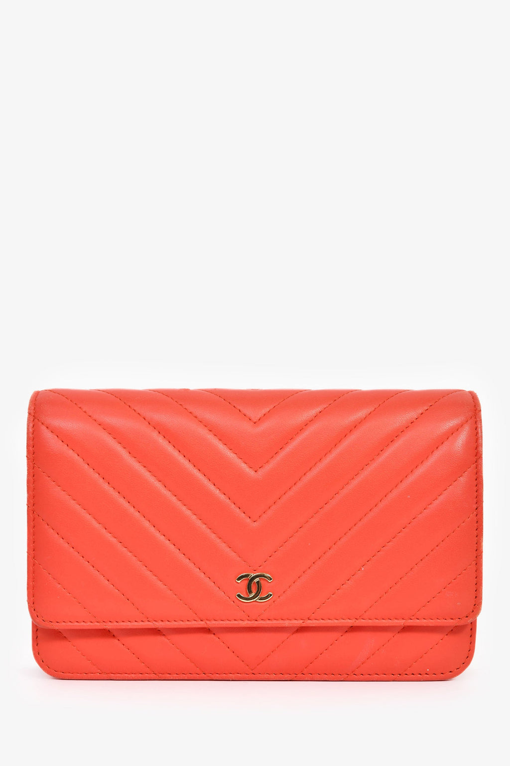 Pre-Loved Chanel™ 2016-17 Red Lambskin Chevron Quilted "Trendy" Wallet on Chain