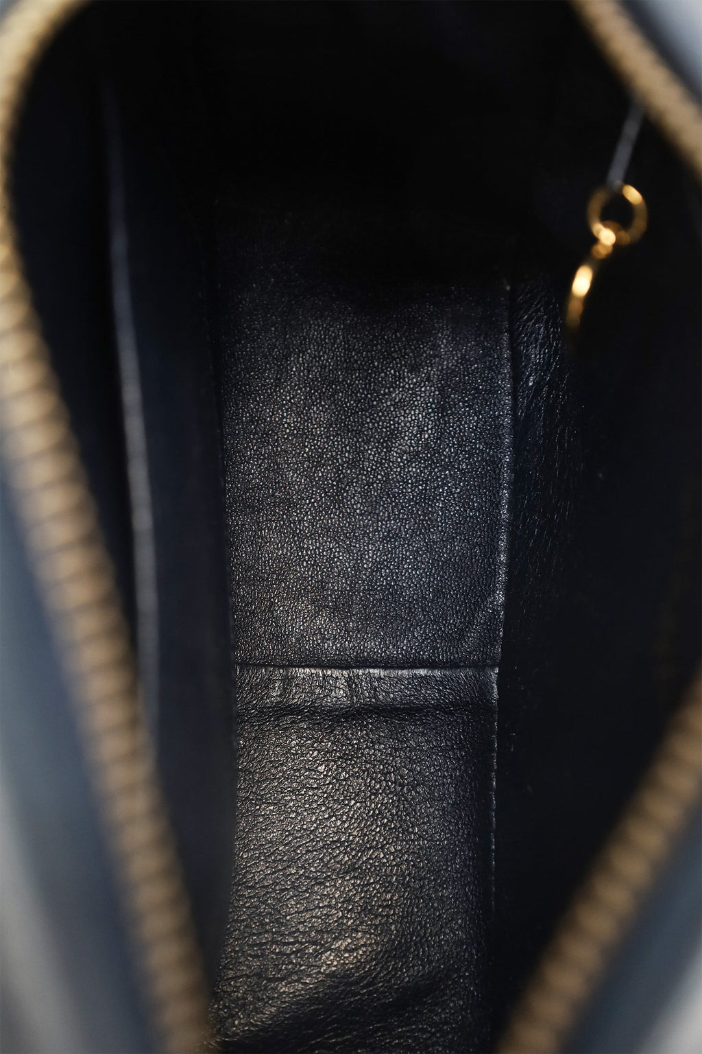 Pre-Loved Chanel™ 1991-94 Navy Lambskin Tassel CC Chain Camera Bag