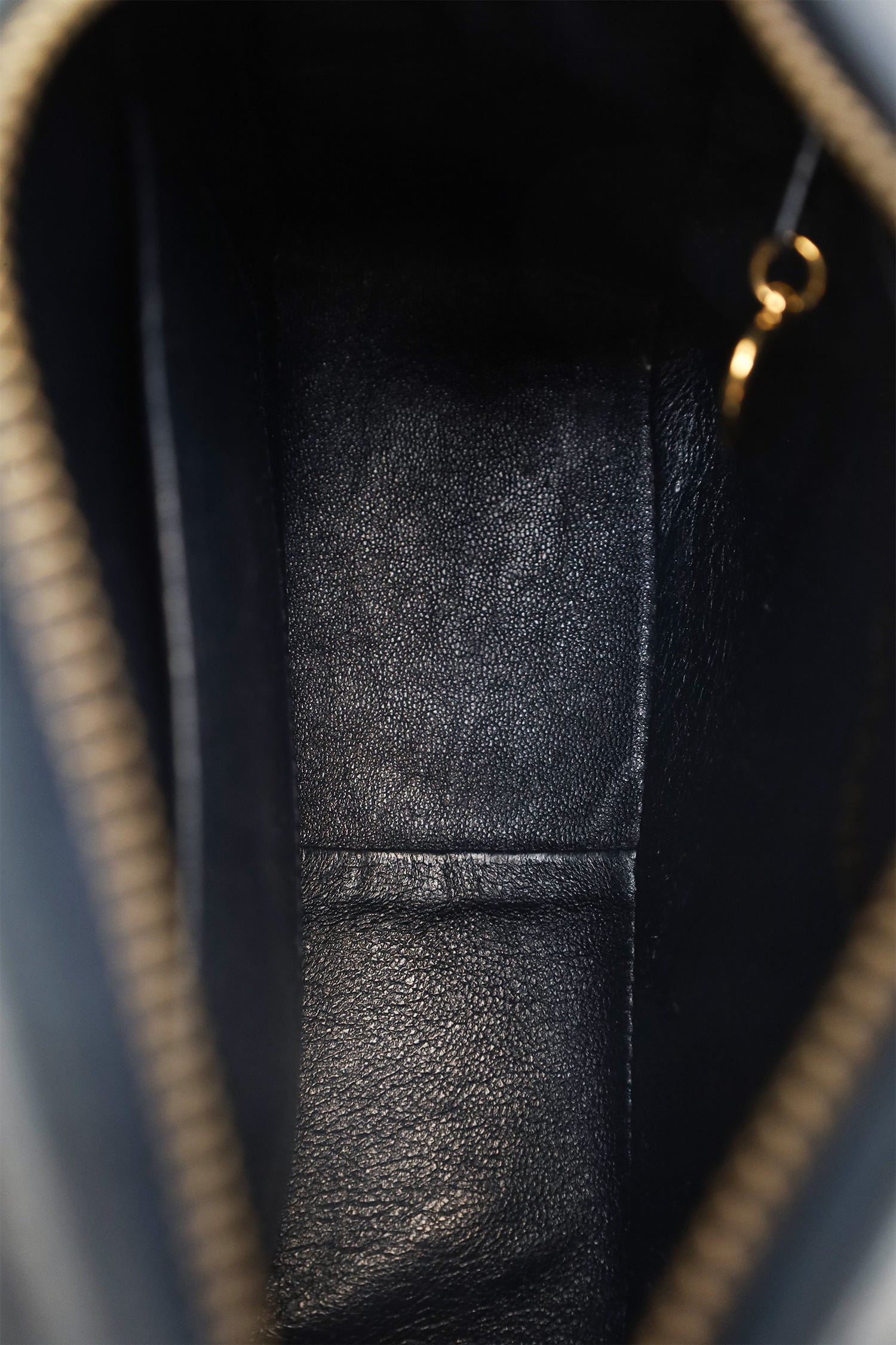 Pre-Loved Chanel™ 1991-94 Navy Lambskin Tassel CC Chain Camera Bag