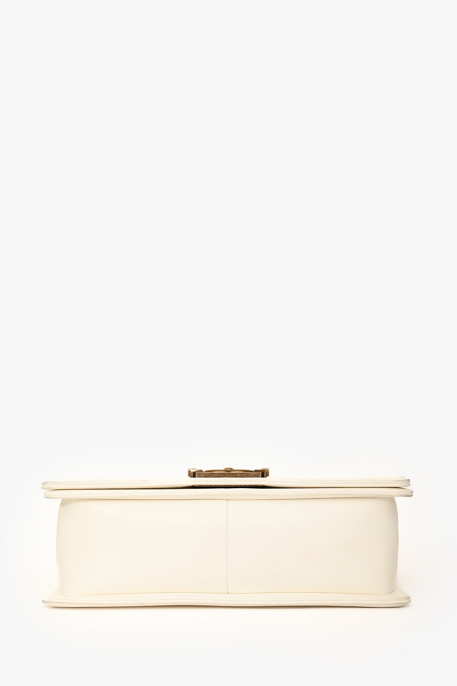 Pre-loved Chanel™ 2015/16 White Python Skin Leather Boy Bag