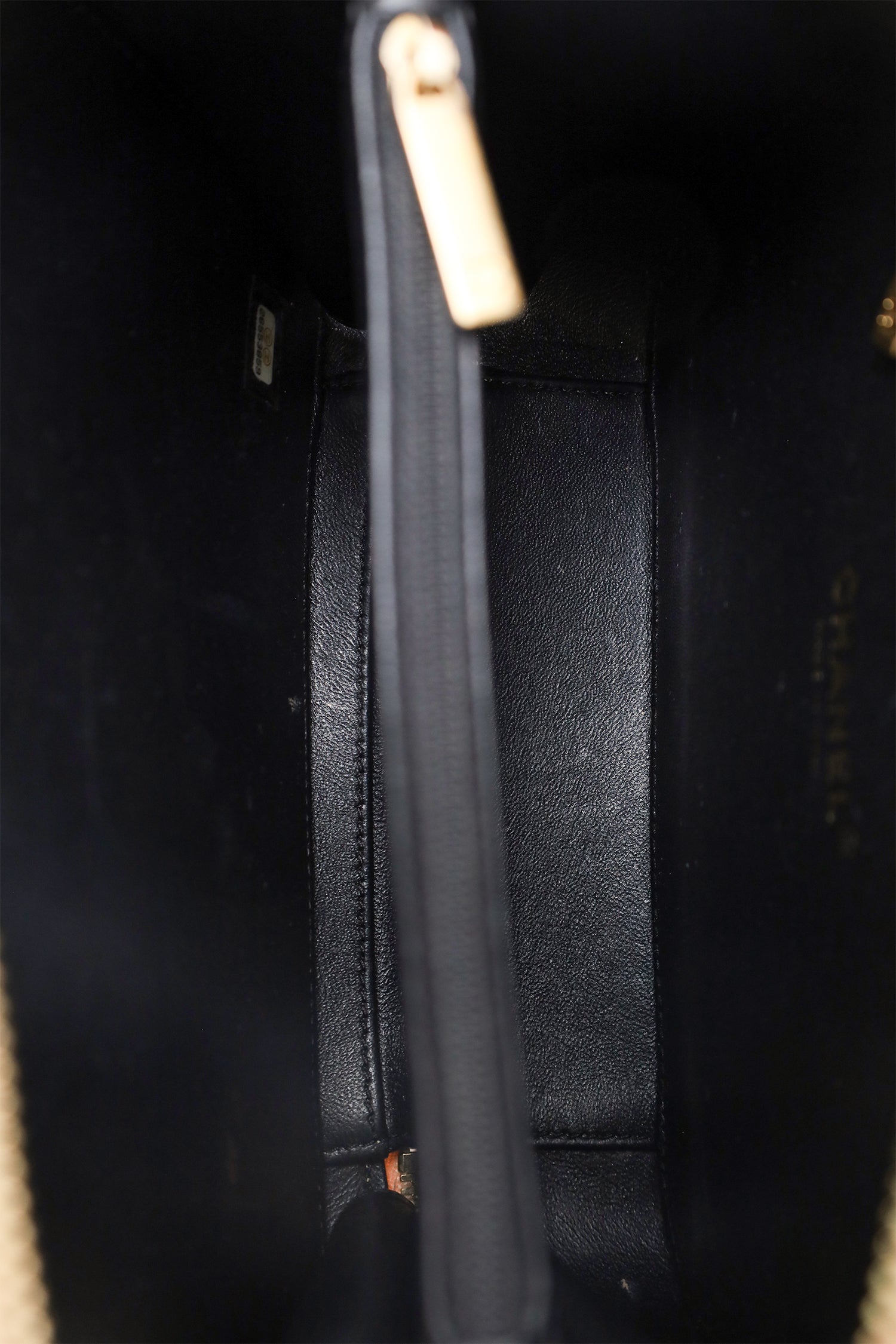 Pre-Loved Chanel™ 2018-19 Caviar Medium Filigree Vanity Case Bag