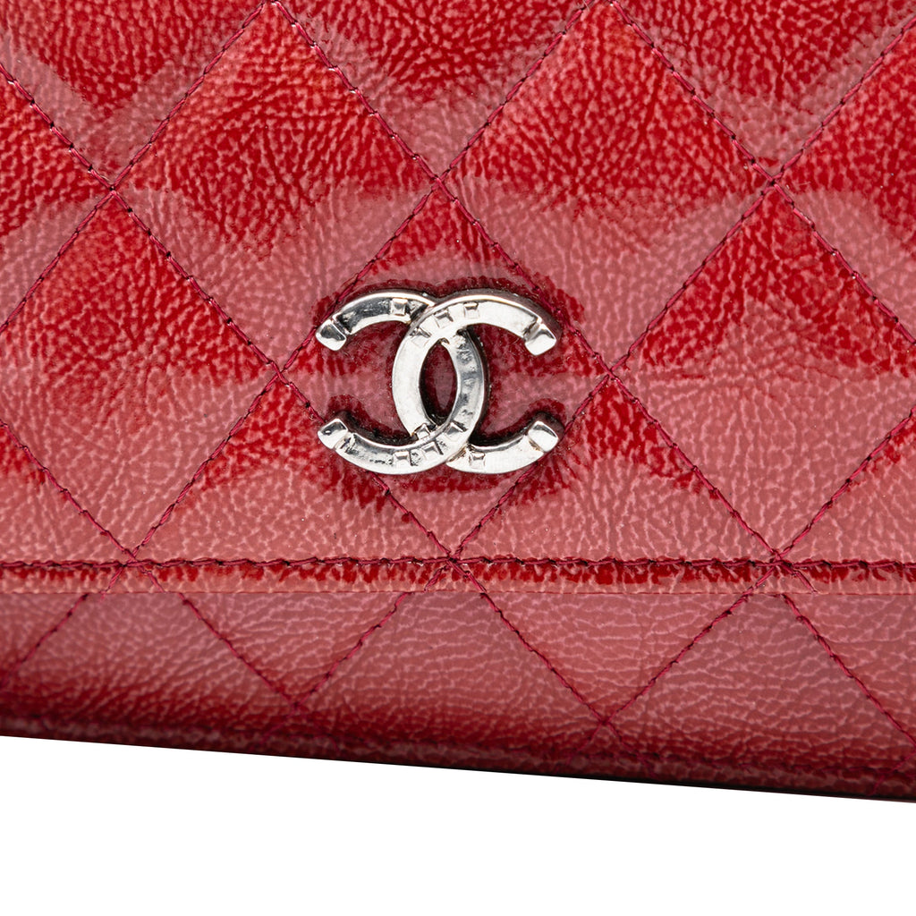 Wallet on Chain Quilted Caviar