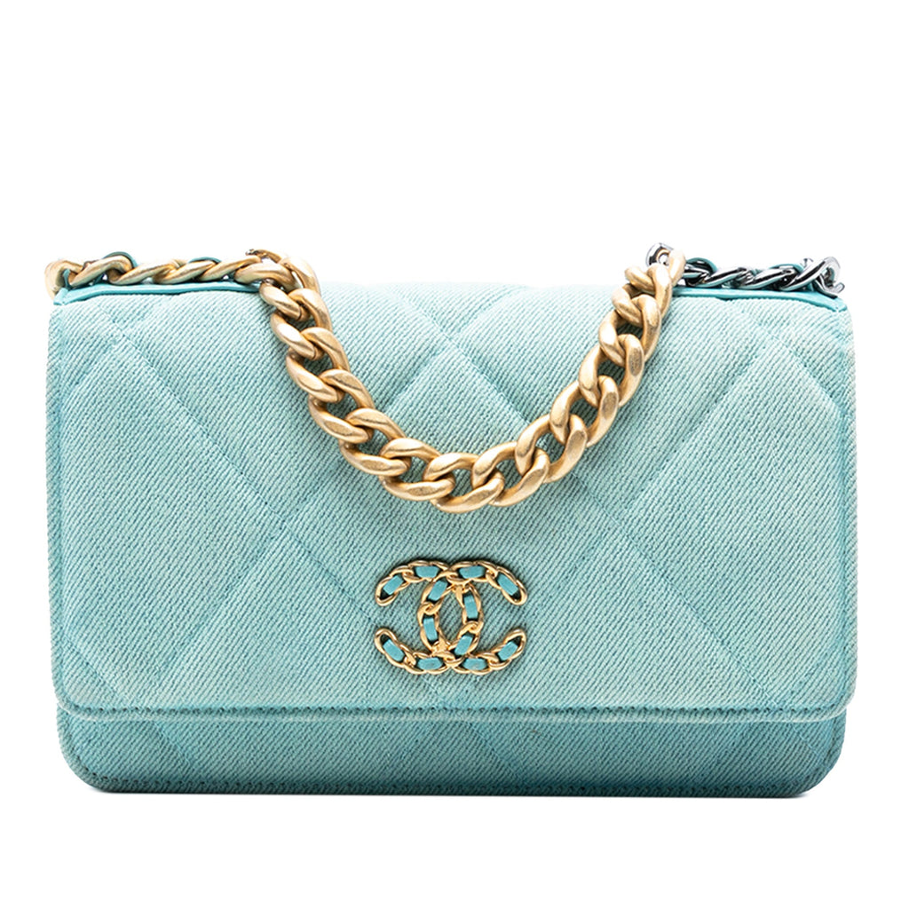 19 Wallet on Chain Quilted Denim