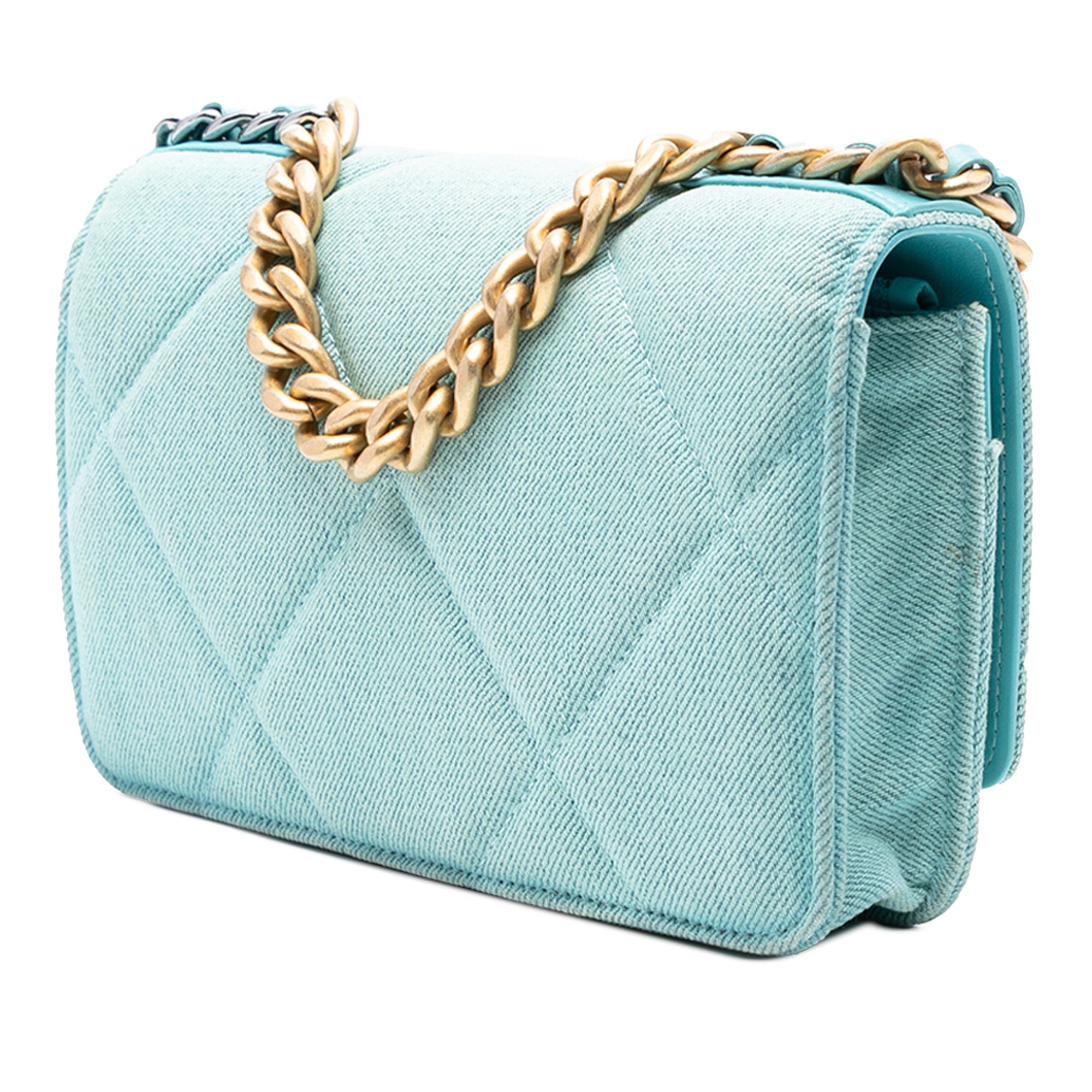19 Wallet on Chain Quilted Denim