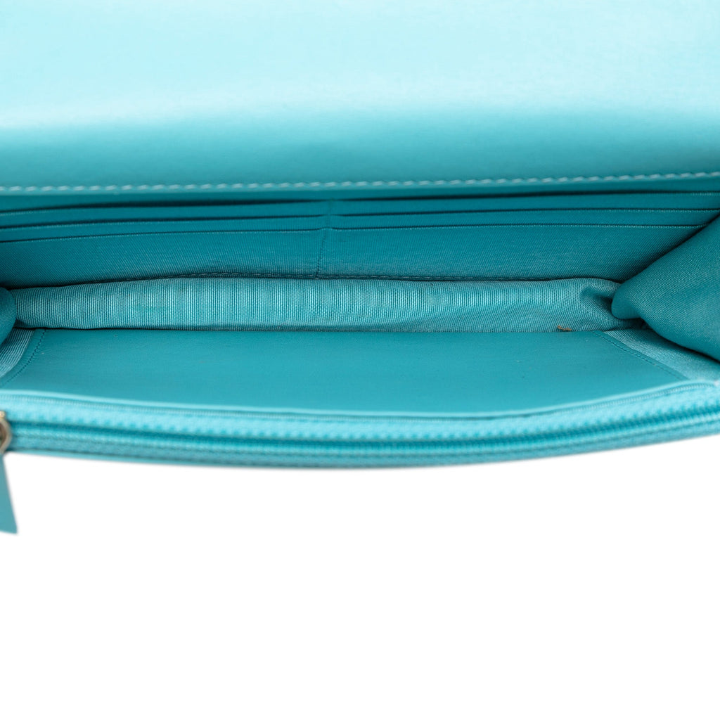 19 Wallet on Chain Quilted Denim