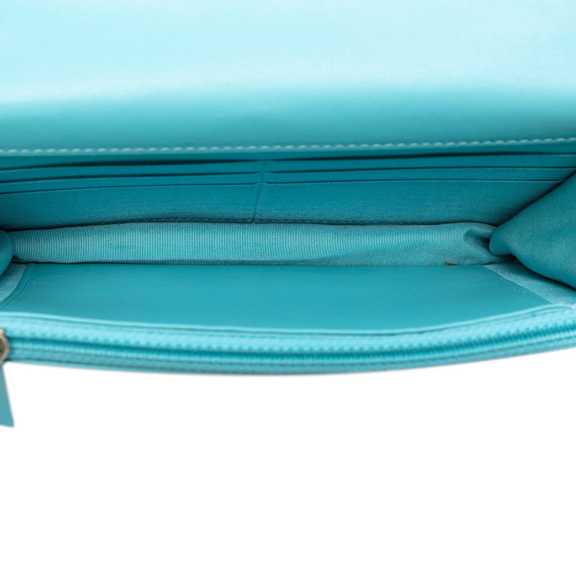 19 Wallet on Chain Quilted Denim