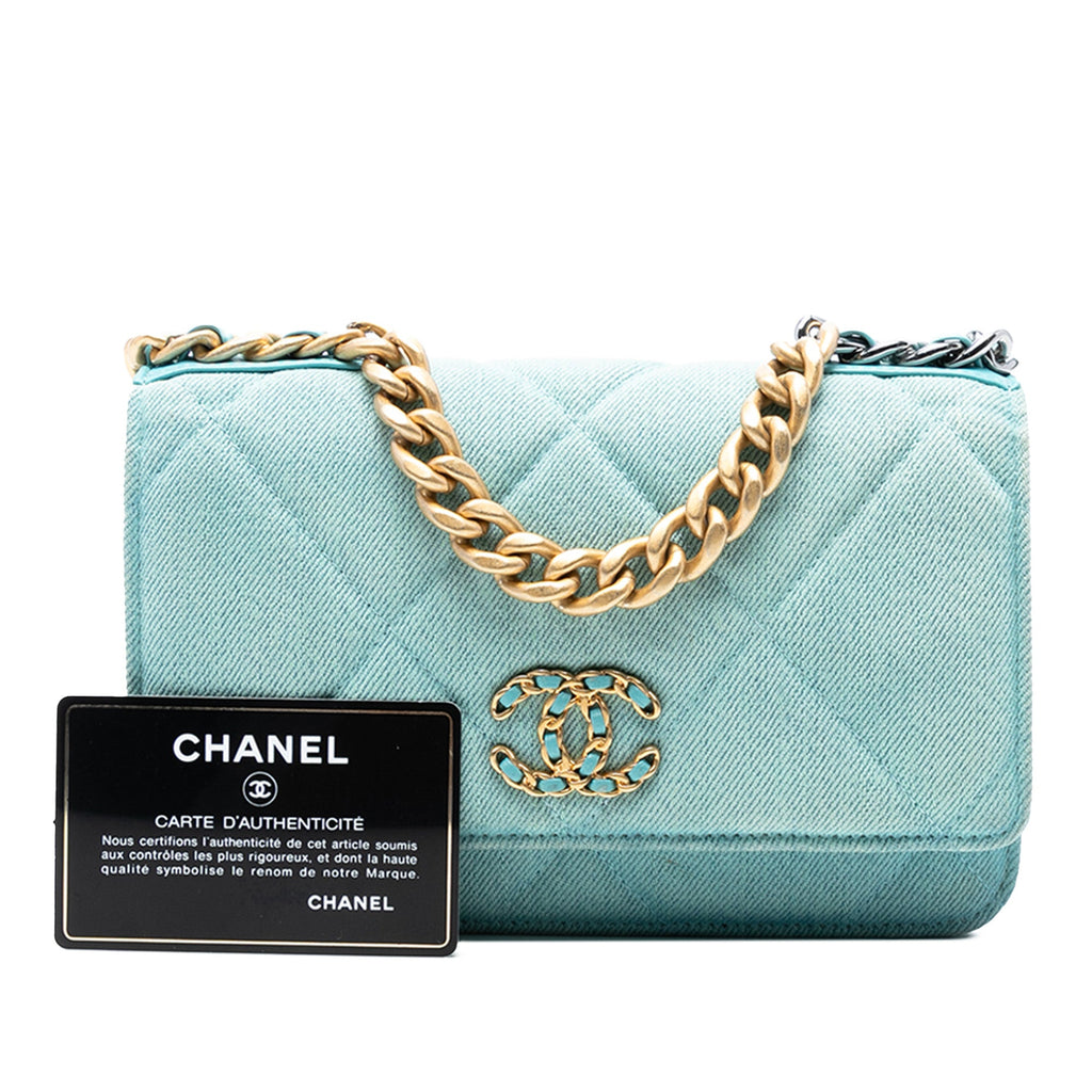 19 Wallet on Chain Quilted Denim