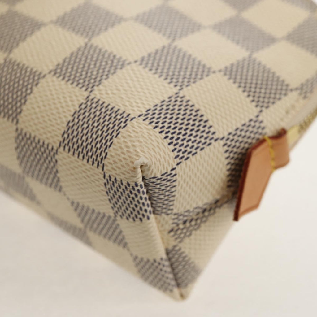 Louis Vuitton Cosmetic Pouch Damier Beige Canvas Clutche & Pouche Bag (Pre-Owned)