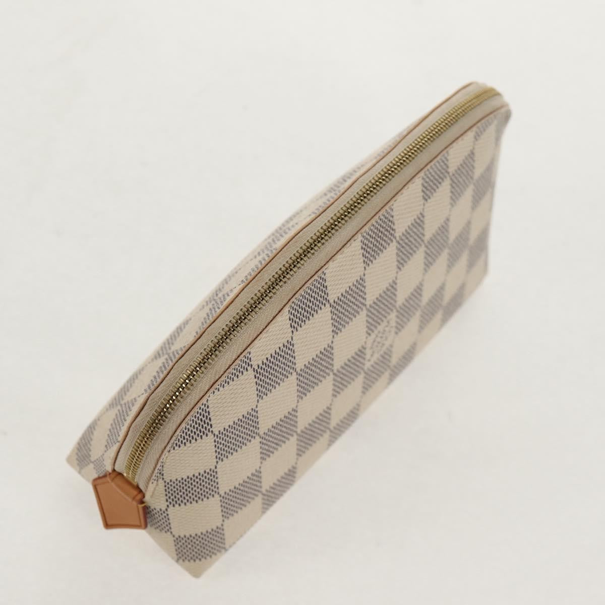 Louis Vuitton Cosmetic Pouch Damier Beige Canvas Clutche & Pouche Bag (Pre-Owned)