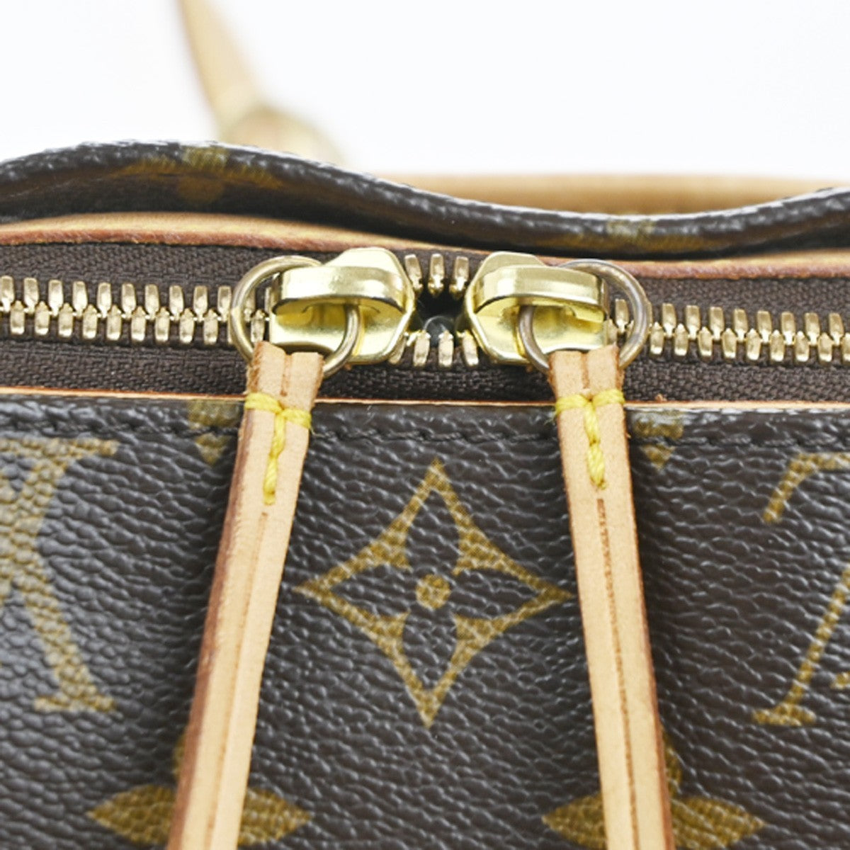Louis Vuitton Popincourt Shoulder Bag Monogram Canvas Brown Canvas Shoulder Bag Bag (Pre-Owned)