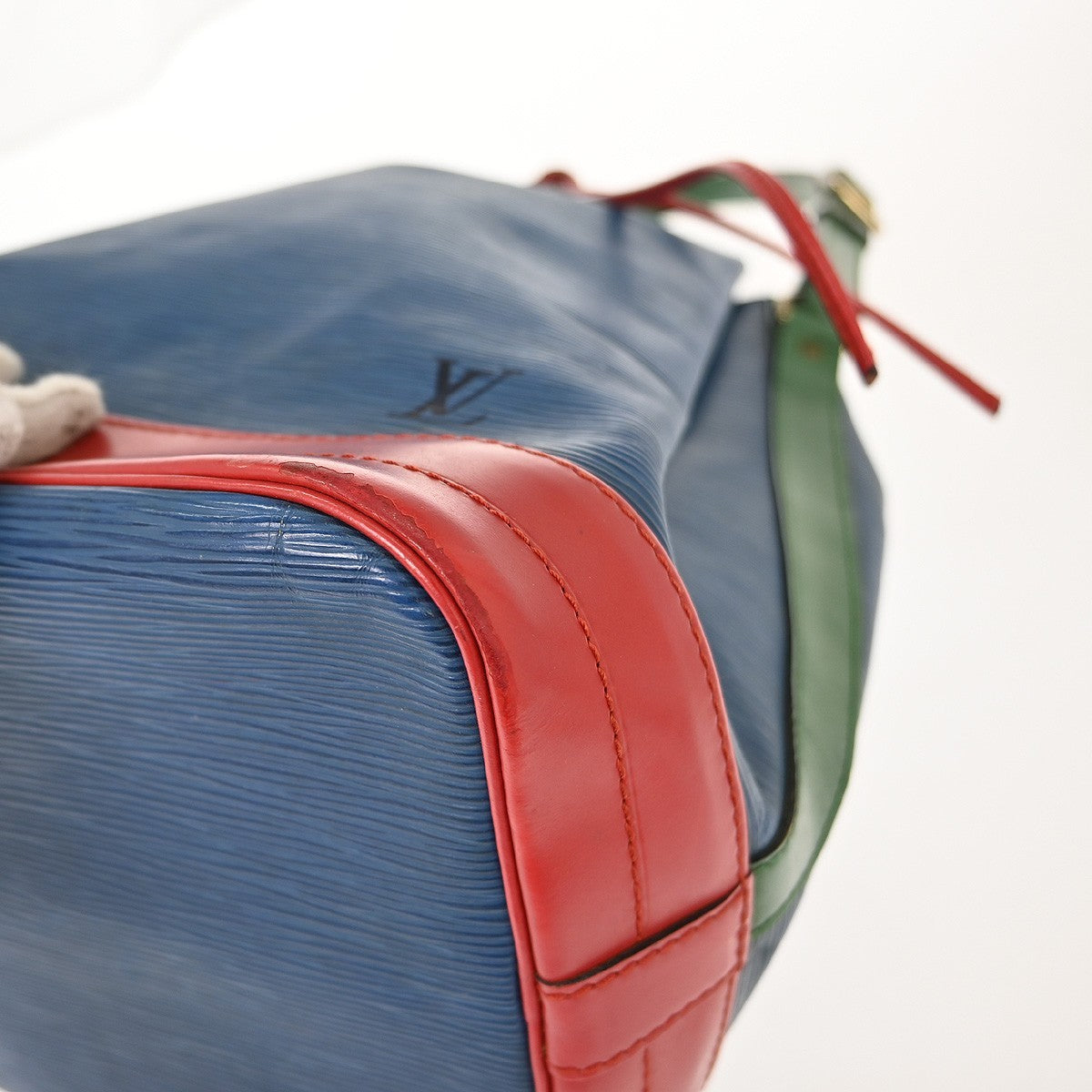 Louis Vuitton Tricolor Noe Handbag Epi Leather Blue Leather Shoulder Bag Bag (Pre-Owned)