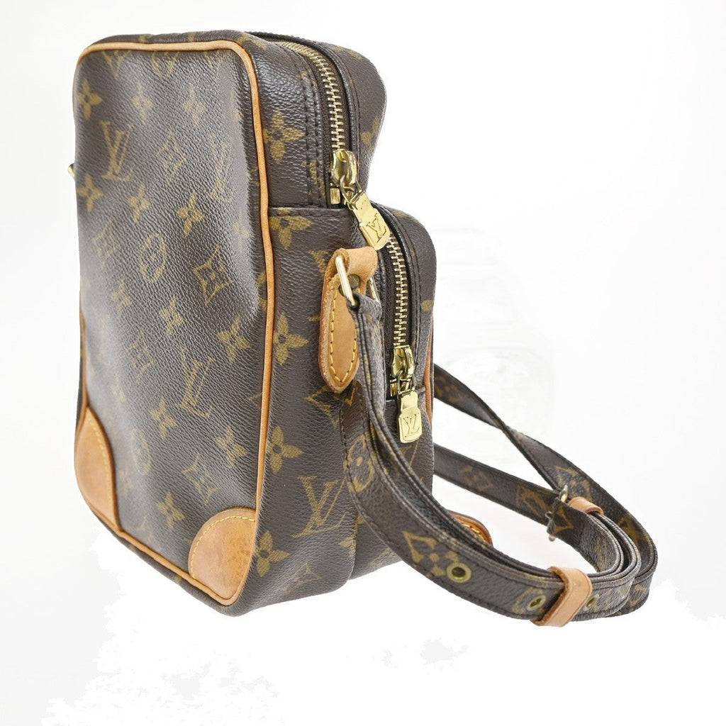 Louis Vuitton Amazone Bag Monogram Canvas Brown Canvas Shoulder Bag Bag (Pre-Owned)