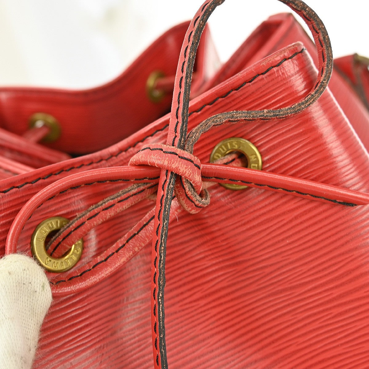 Louis Vuitton Noe Handbag Epi Leather Red Leather Shoulder Bag Bag (Pre-Owned)