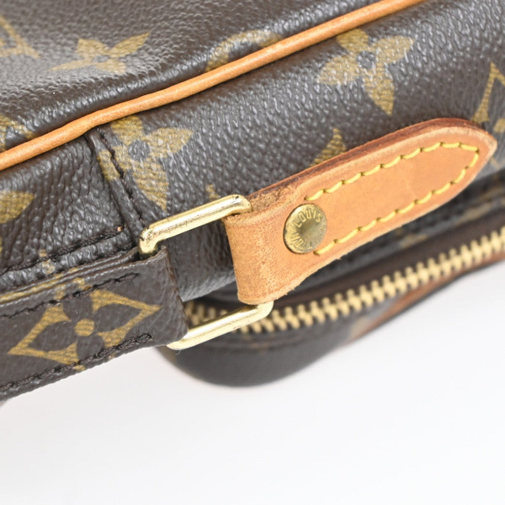 Louis Vuitton Amazone Bag Monogram Canvas Brown Canvas Shoulder Bag Bag (Pre-Owned)
