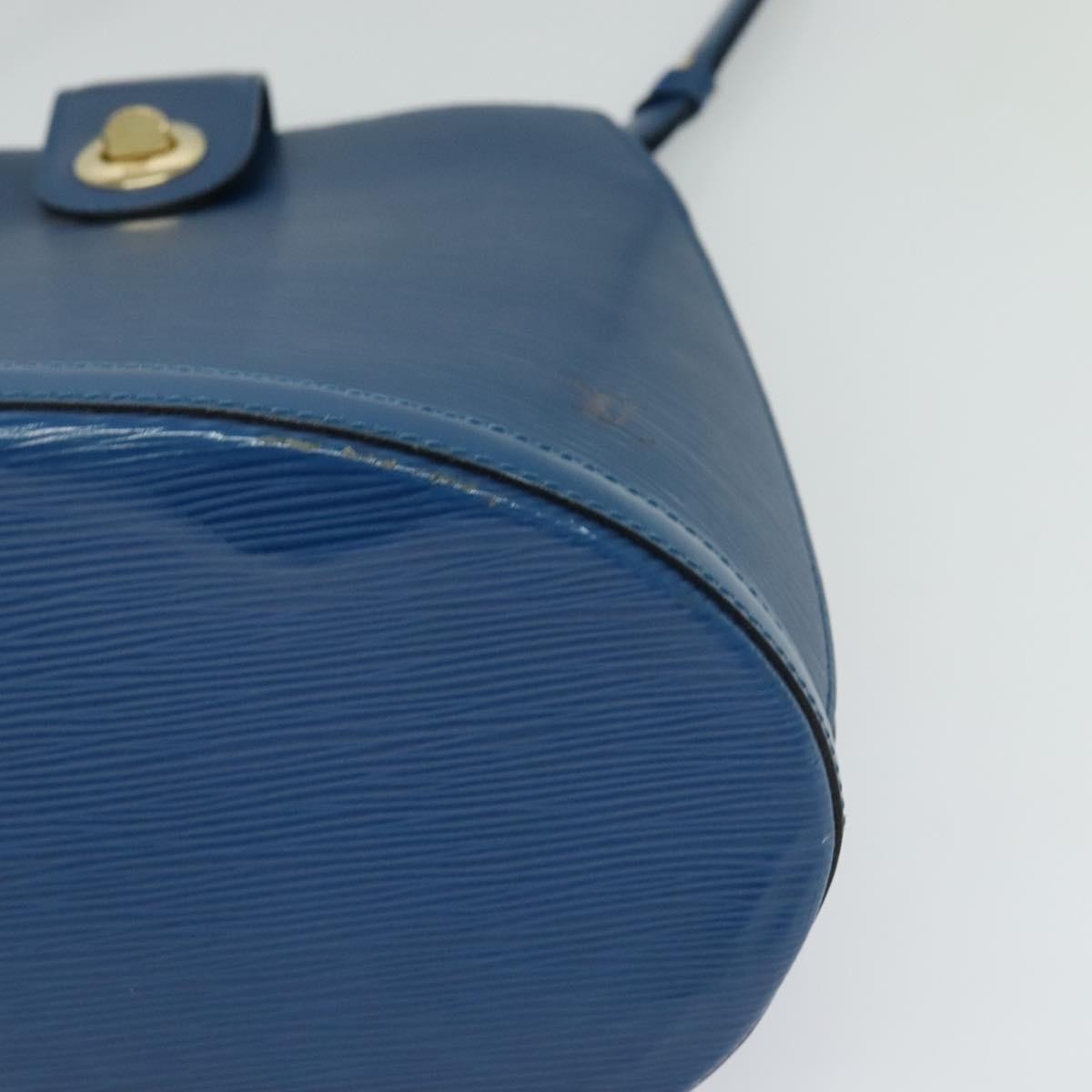 Louis Vuitton Cluny Shoulder Bag Epi Leather Blue Leather Shoulder Bag Bag (Pre-Owned)