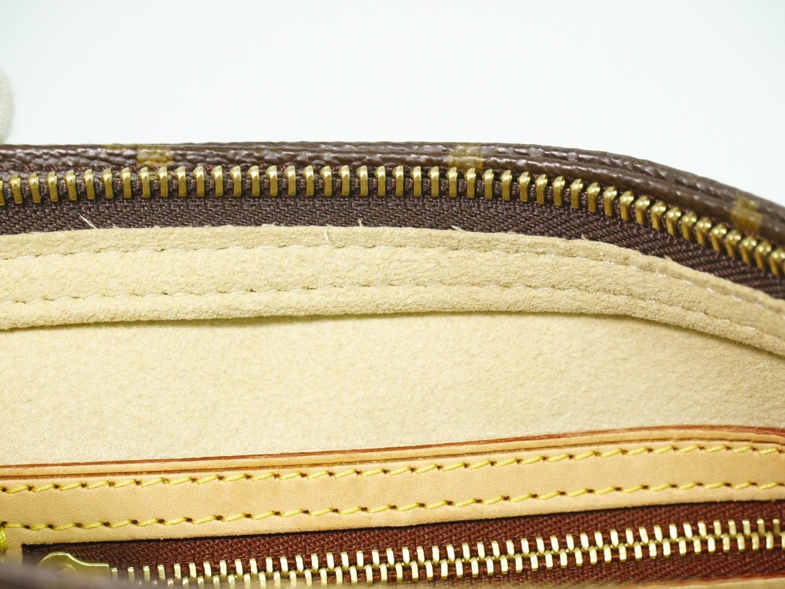 Louis Vuitton Monogram Looping Handbag Monogram Canvas Brown Canvas Shoulder Bag Bag (Pre-Owned)