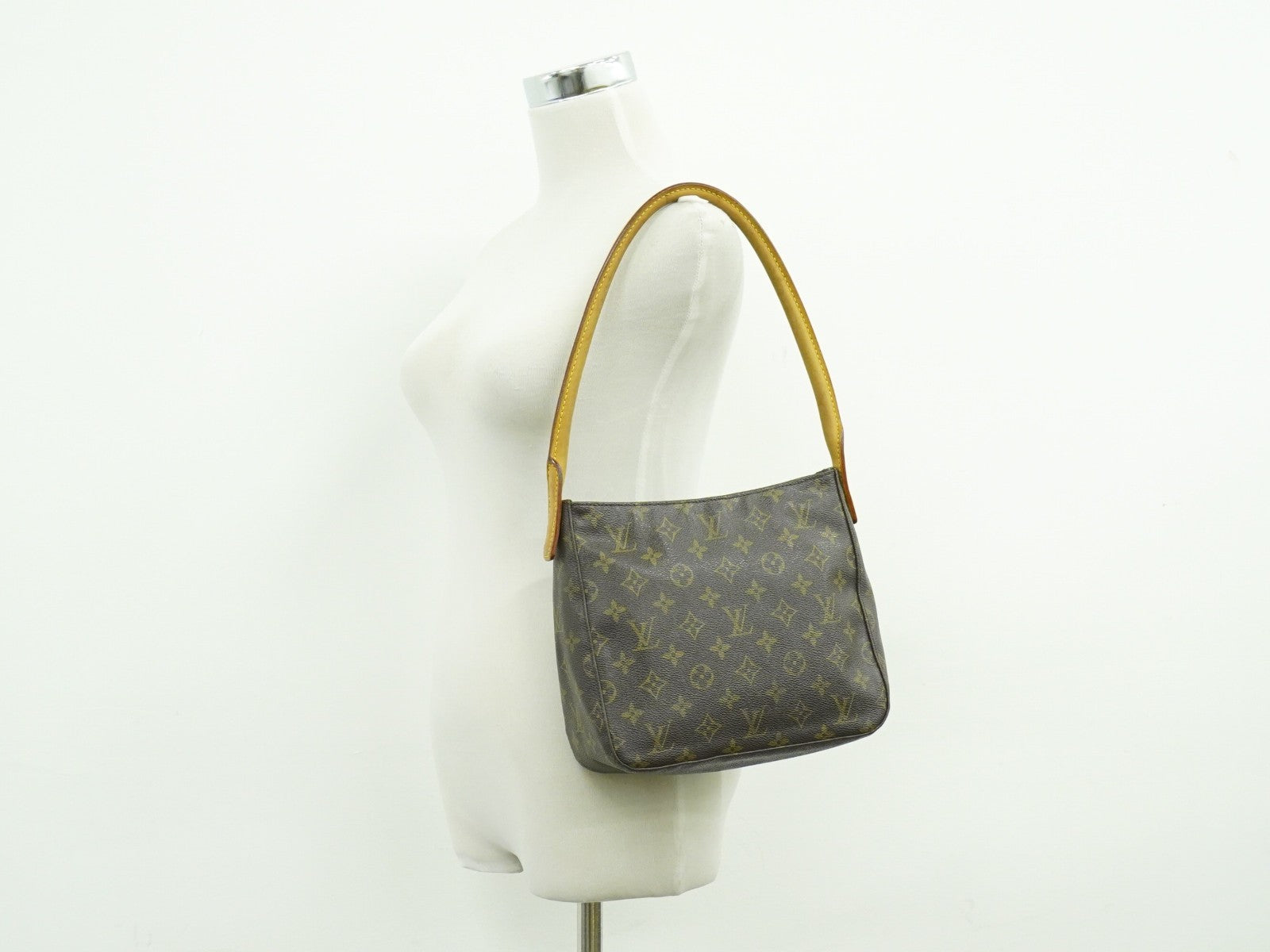 Louis Vuitton Monogram Looping Handbag Monogram Canvas Brown Canvas Shoulder Bag Bag (Pre-Owned)