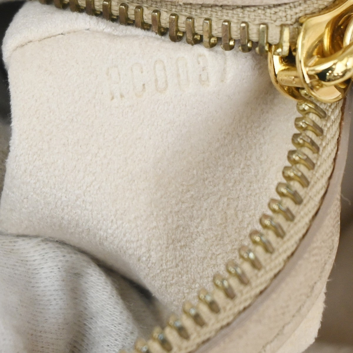 Louis Vuitton Olympe Stratus Handbag Limited Edition Monogram Lambskin Beige Leather Shoulder Bag Bag (Pre-Owned)