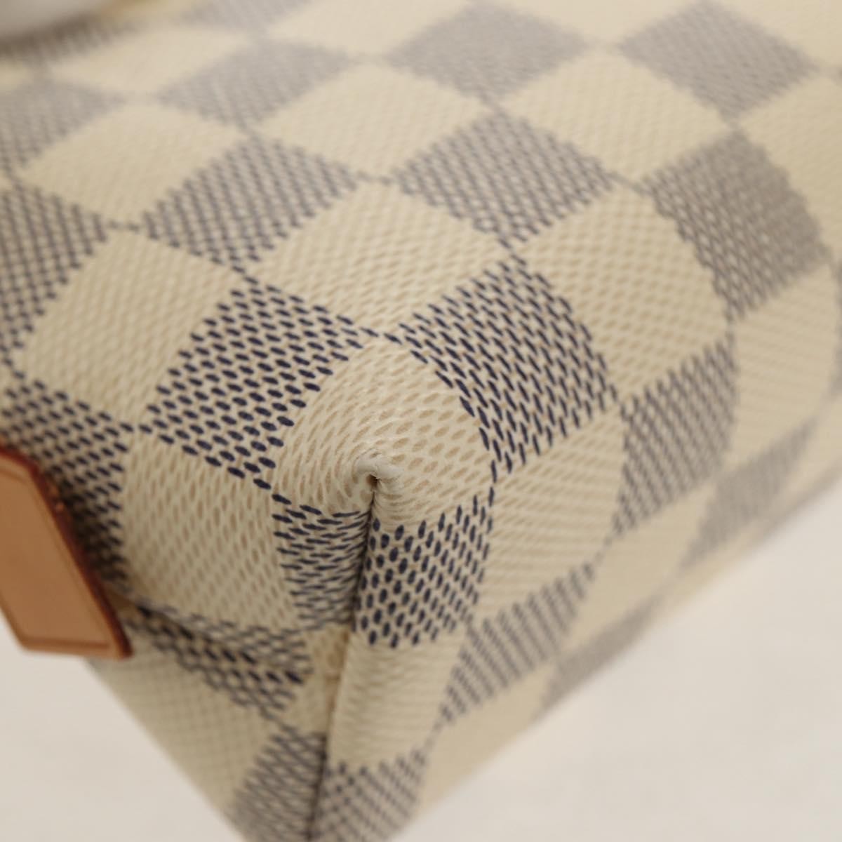 Louis Vuitton Cosmetic Pouch Damier Beige Canvas Clutche & Pouche Bag (Pre-Owned)