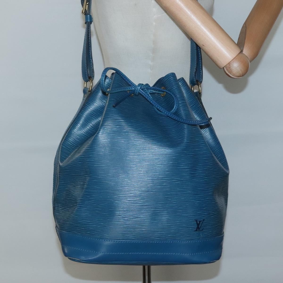 Louis Vuitton Noe Handbag Epi Leather Blue Leather Bag (Pre-Owned)
