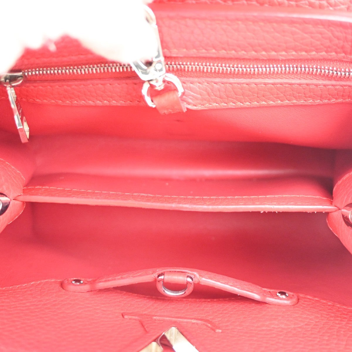Louis Vuitton Capucines Bag Leather Red Leather Handbag (Pre-Owned)