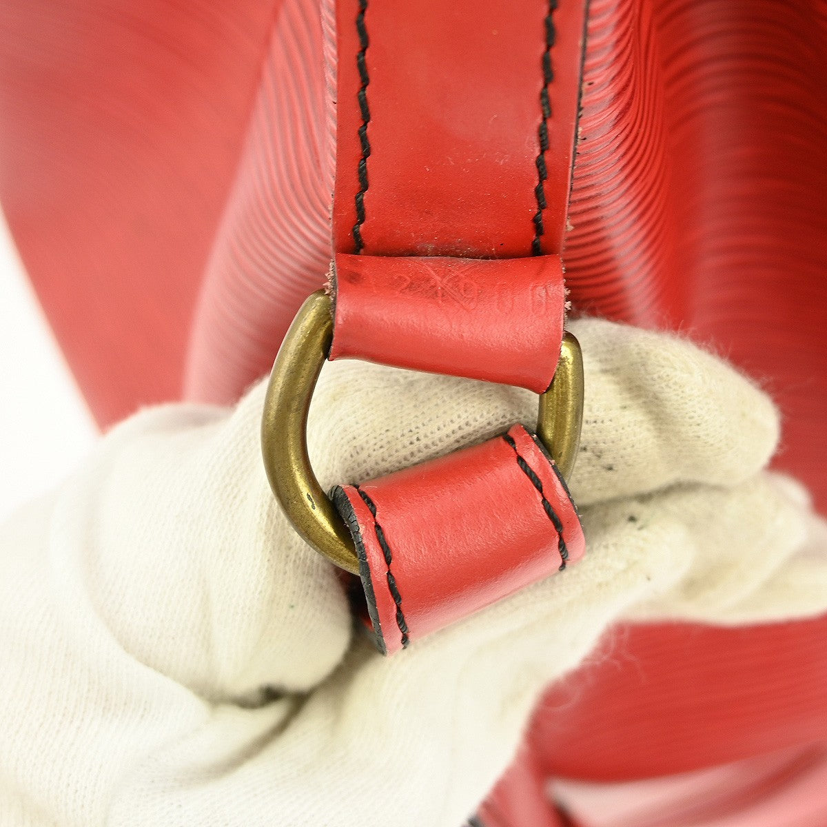 Louis Vuitton Noe Handbag Epi Leather Red Leather Shoulder Bag Bag (Pre-Owned)