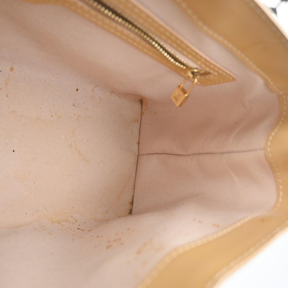 Louis Vuitton Wilshire Handbag Monogram Vernis Beige Patent_Leather Handbag (Pre-Owned)
