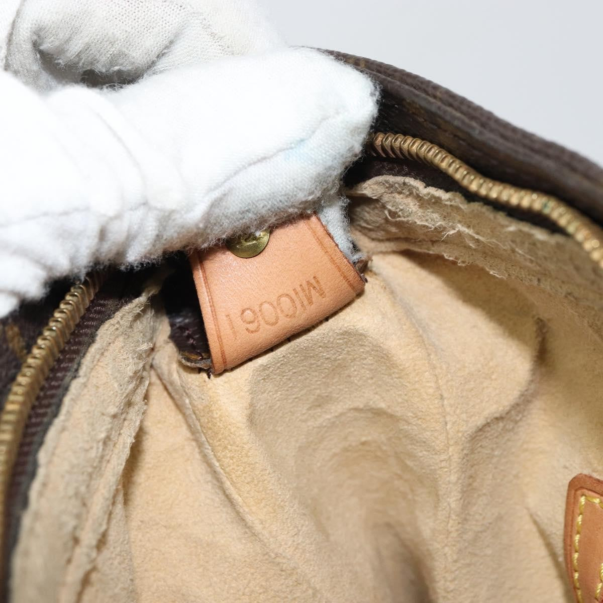 Louis Vuitton Monogram Looping Handbag Monogram Canvas Brown Canvas Shoulder Bag Bag (Pre-Owned)